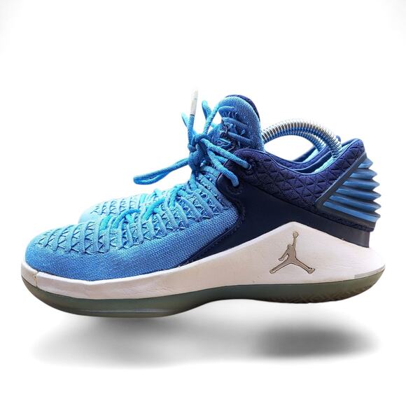 Nike Air Jordan 32 Low Win Like 82 University Blue Youth 5Y AA1257-401 - Picture 4 of 11